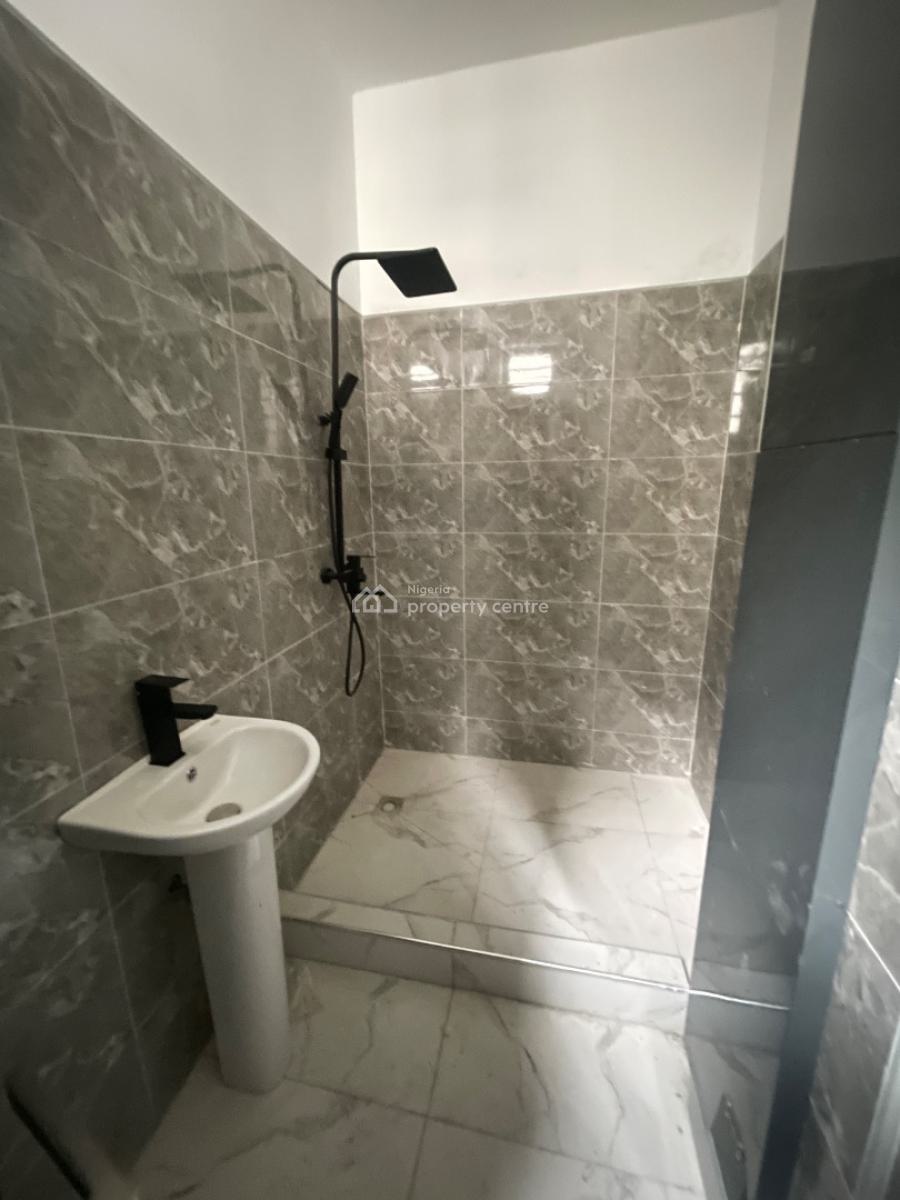 These Beautifully Built Luxury 3bedroom Penthouse and 2bedroom Apartme, Lekki Phase 1, Lekki Phase 1, Lekki, Lagos, Block of Flats for Sale
