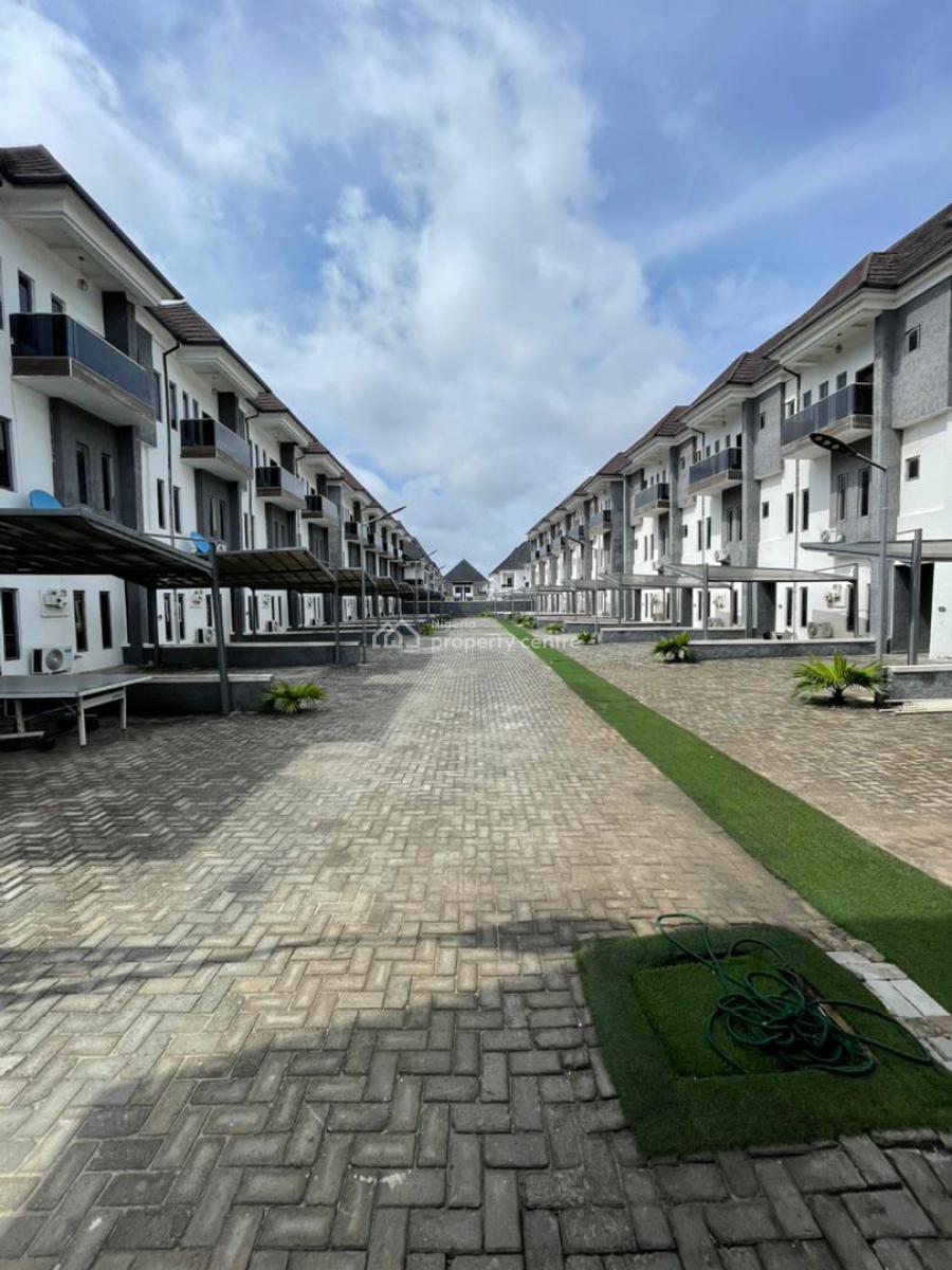 Contemporary 4 Bedroom Terrace, Chevron Axis, Lekki, Lagos, Semi-detached Duplex for Sale