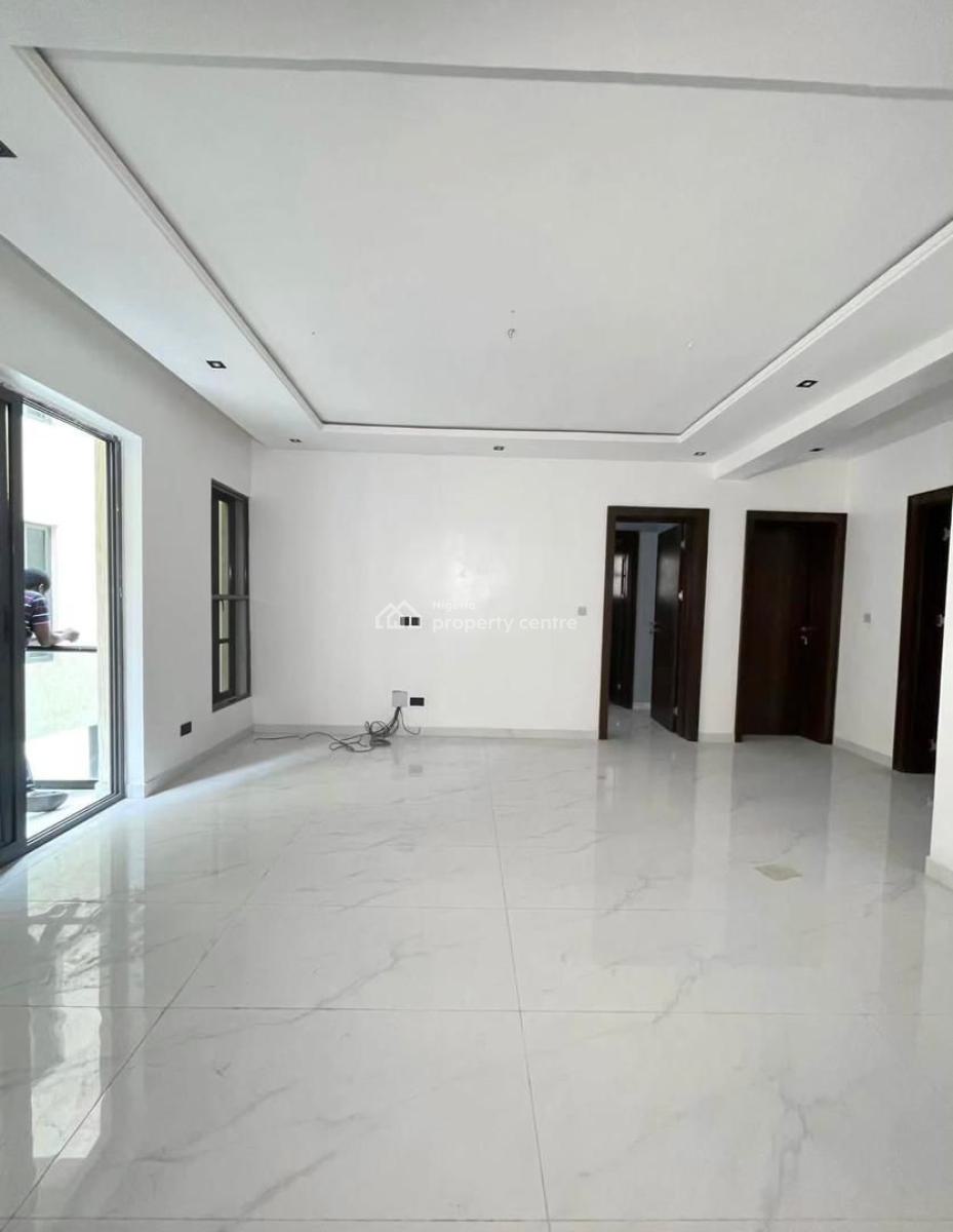 Spacious 3 Bedroom Apartment with Bq Suitable for Investment, Lekki Phase 1, Lekki, Lagos, Flat / Apartment for Sale