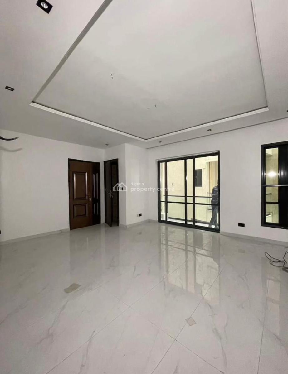 Spacious 3 Bedroom Apartment with Bq Suitable for Investment, Lekki Phase 1, Lekki, Lagos, Flat / Apartment for Sale