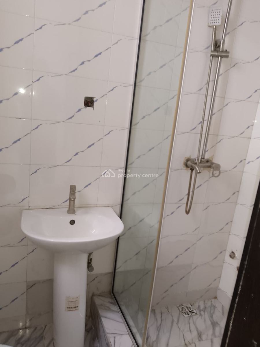 Beautiful Room and Parlour Shared Apartment, Ikota Villa, Lekki, Lagos, Self Contain (single Rooms) for Rent