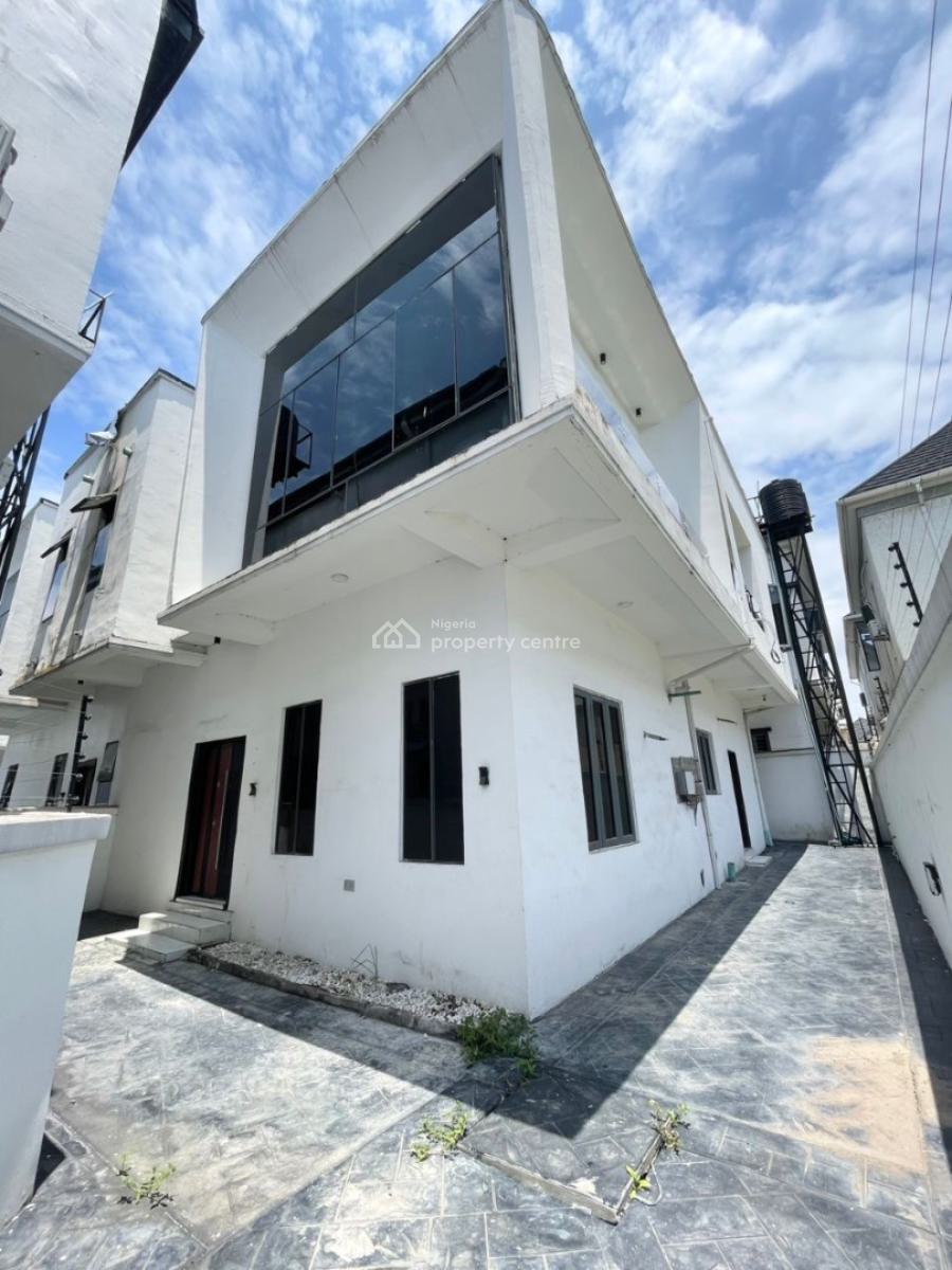 Distressed 4bedroom Semi Detached Duplex with a Bq, Chevron, Lekki, Lagos, Semi-detached Duplex for Sale