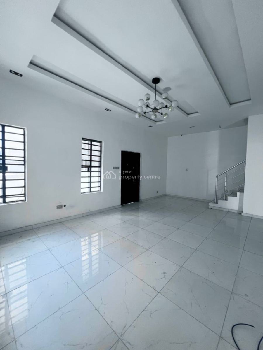 Distressed 4bedroom Semi Detached Duplex with a Bq, Chevron, Lekki, Lagos, Semi-detached Duplex for Sale