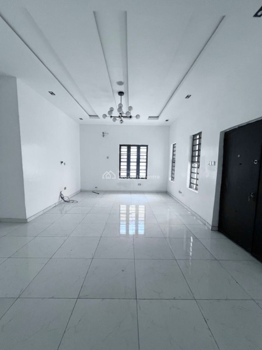 Distressed 4bedroom Semi Detached Duplex with a Bq, Chevron, Lekki, Lagos, Semi-detached Duplex for Sale