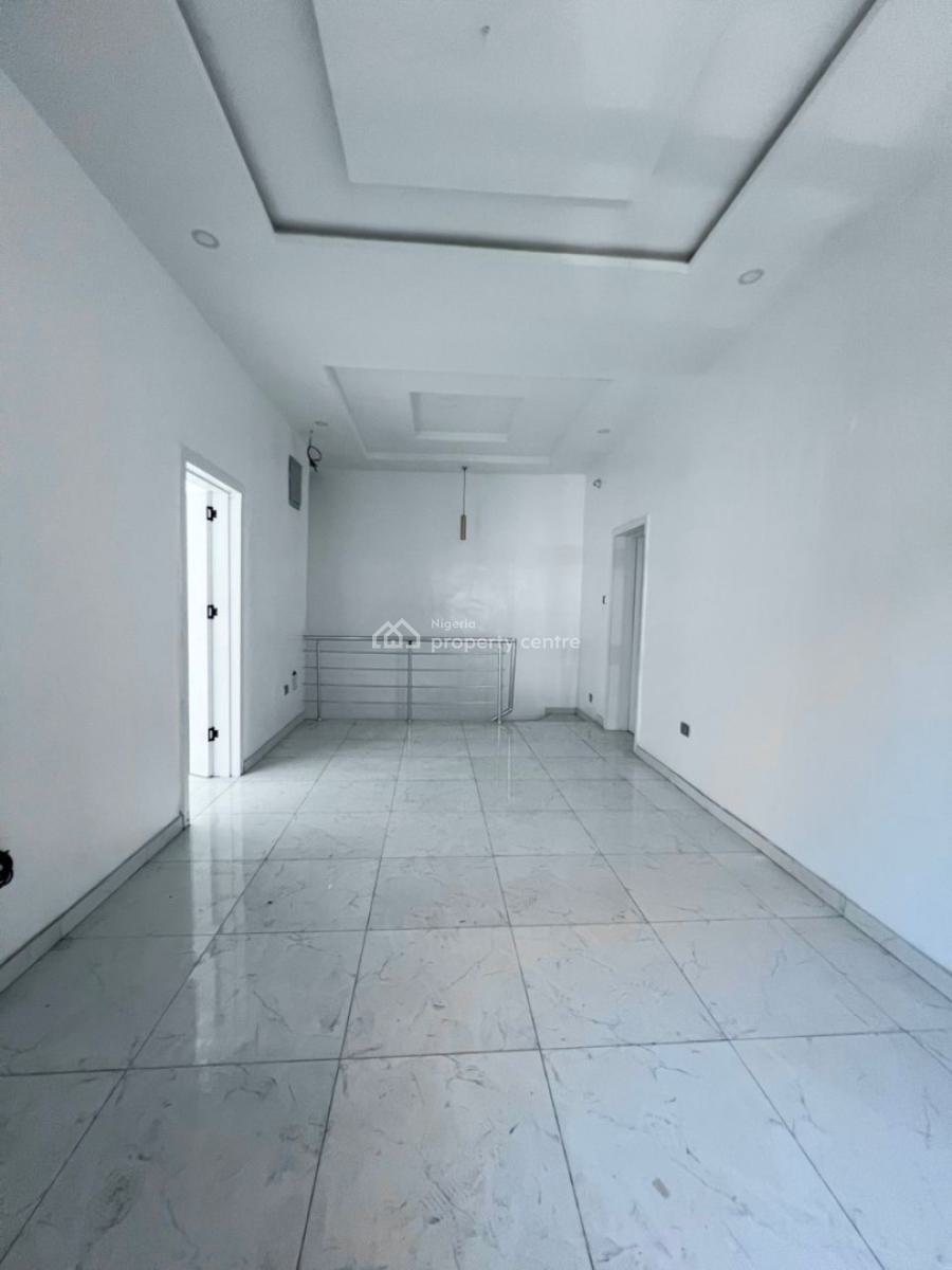 Distressed 4bedroom Semi Detached Duplex with a Bq, Chevron, Lekki, Lagos, Semi-detached Duplex for Sale