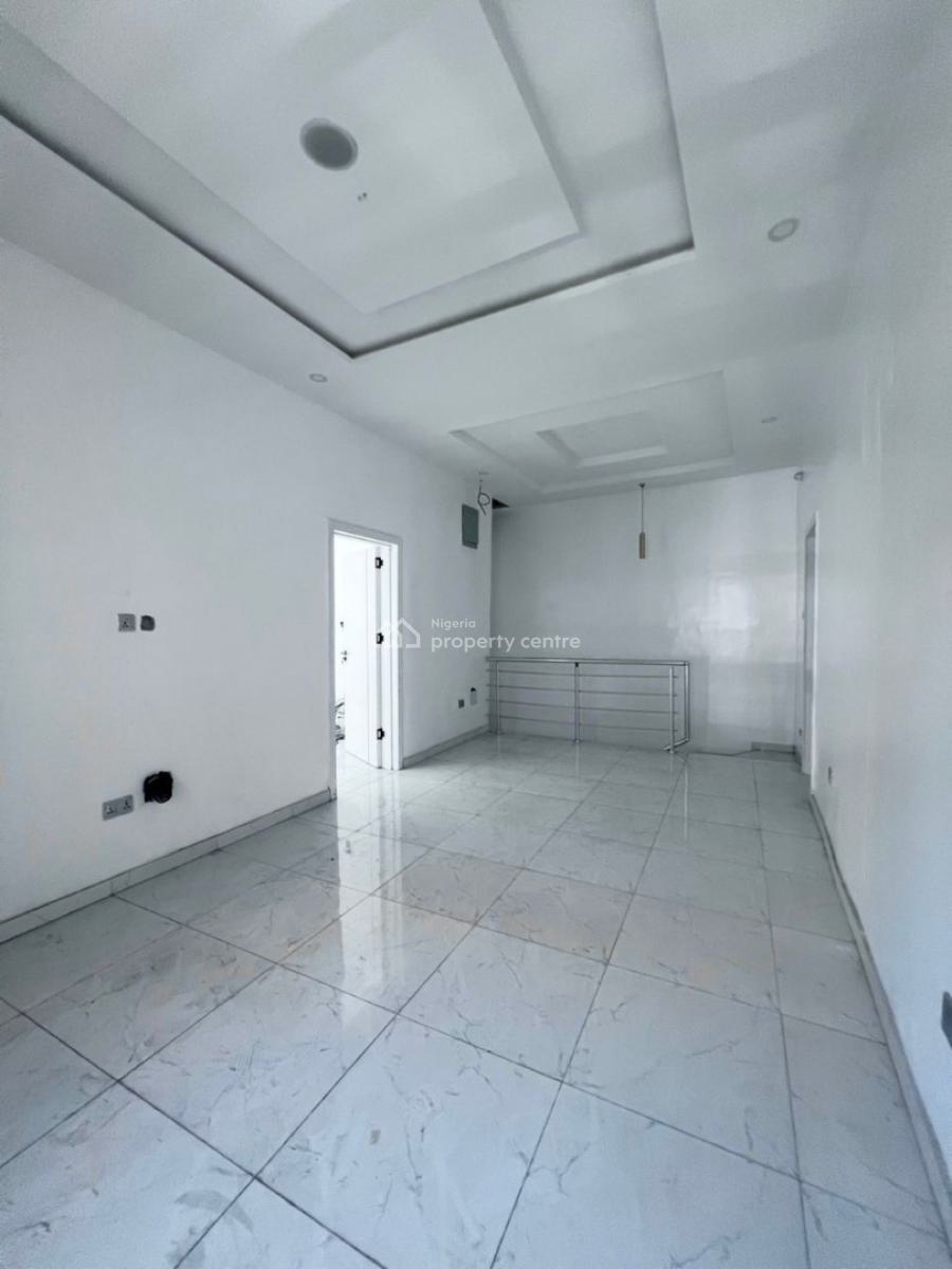 Distressed 4bedroom Semi Detached Duplex with a Bq, Chevron, Lekki, Lagos, Semi-detached Duplex for Sale