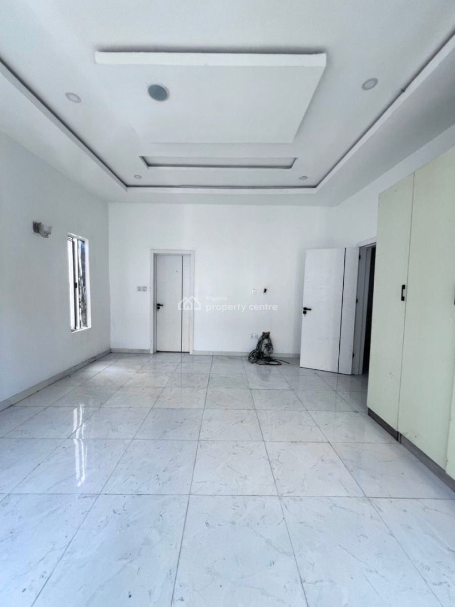 Distressed 4bedroom Semi Detached Duplex with a Bq, Chevron, Lekki, Lagos, Semi-detached Duplex for Sale