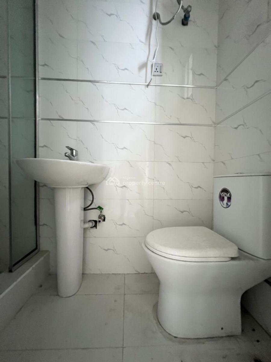 Distressed 4bedroom Semi Detached Duplex with a Bq, Chevron, Lekki, Lagos, Semi-detached Duplex for Sale
