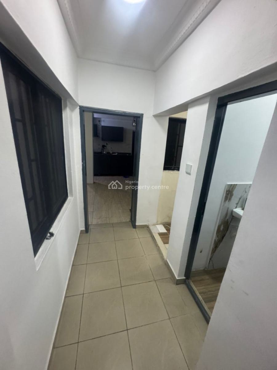 a Nice Fully Serviced 2 Bedroom Apartment(downstair), Off Admiralty Way, Lekki Phase 1, Lekki, Lagos, Flat / Apartment for Rent