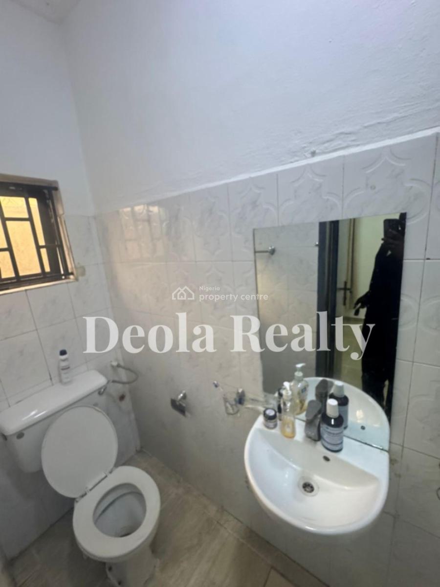 a Nice Fully Serviced 2 Bedroom Apartment(downstair), Off Admiralty Way, Lekki Phase 1, Lekki, Lagos, Flat / Apartment for Rent