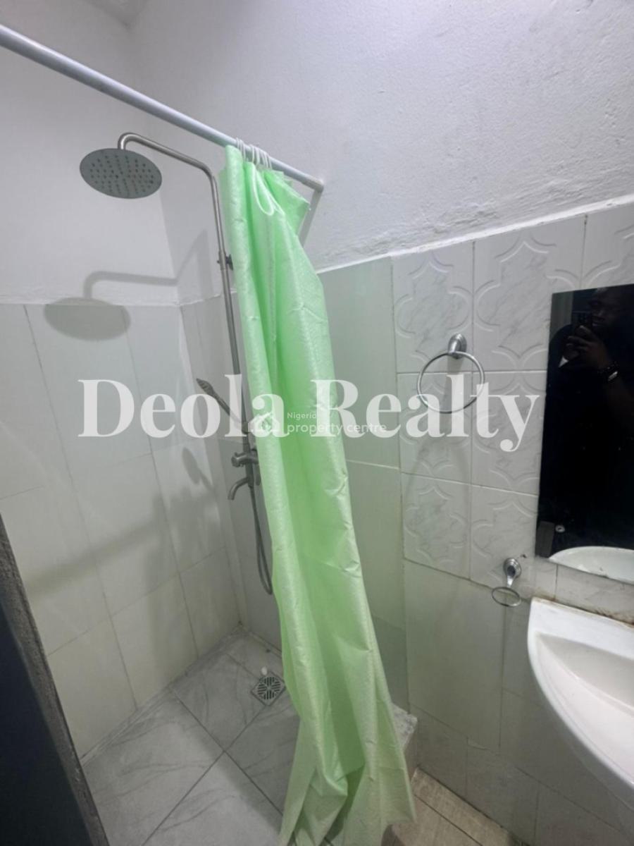 a Nice Fully Serviced 2 Bedroom Apartment(downstair), Off Admiralty Way, Lekki Phase 1, Lekki, Lagos, Flat / Apartment for Rent