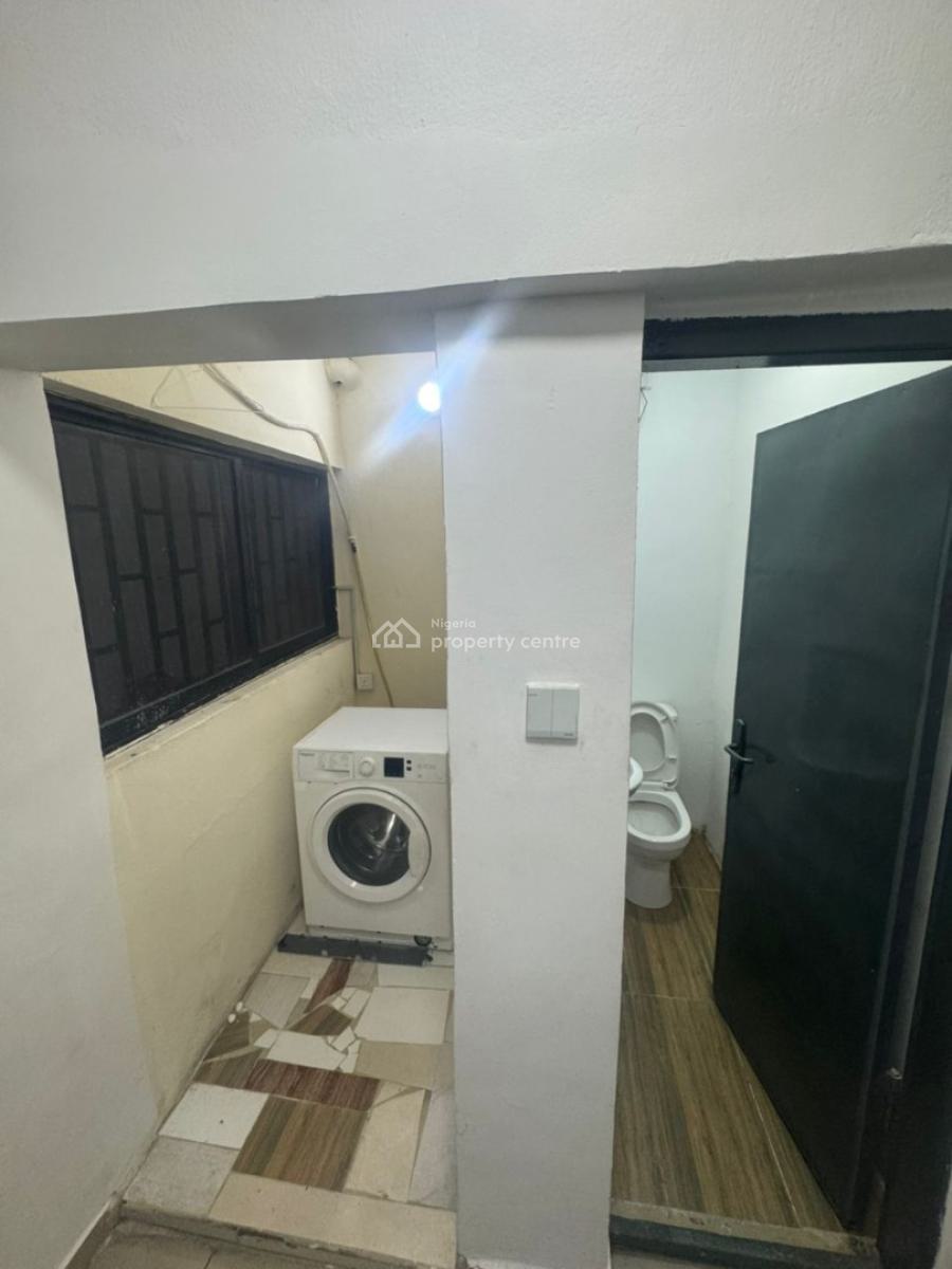 a Nice Fully Serviced 2 Bedroom Apartment(downstair), Off Admiralty Way, Lekki Phase 1, Lekki, Lagos, Flat / Apartment for Rent