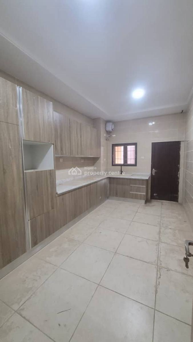 *massive  Luxurious 5bedroom Terrace Duplex with Bq, By American International School, Durumi, Abuja, Terraced Duplex for Rent
