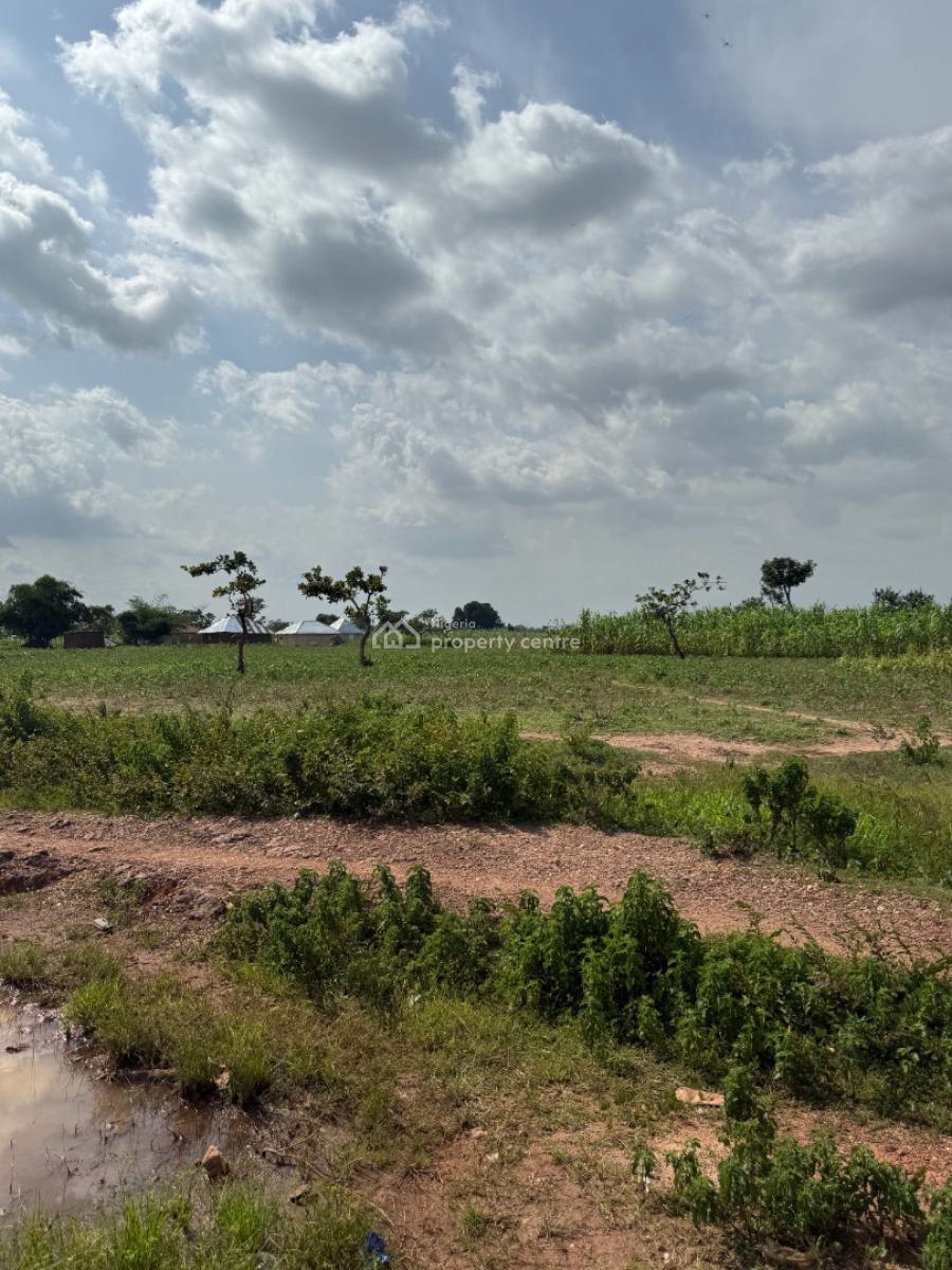 (250sqms Land) Luxury 4 Bedroom Semi-detached Duplex, Sheretti District, Kabusa, Abuja, Residential Land for Sale