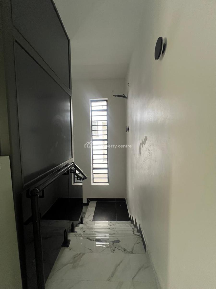 4bedroom Maisonette and Penthouse, Lekki Phase 1, Lekki, Lagos, House for Sale