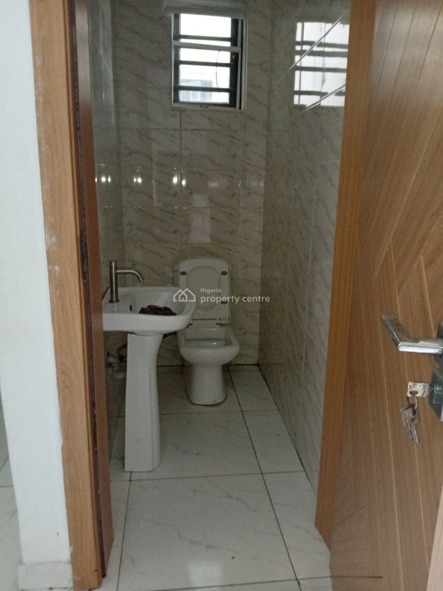 Classic Exquisite Roomy 4bedroom Duplex, Orchid Road, Lekki, Lagos, Detached Duplex for Rent