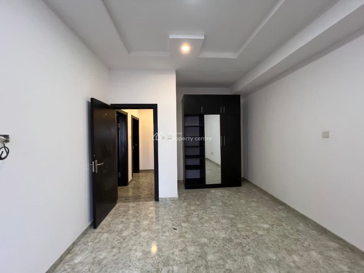Unfurnished 2 Bedroom Apartment Available, Lekki Phase 1, Lekki, Lagos, Flat / Apartment for Rent