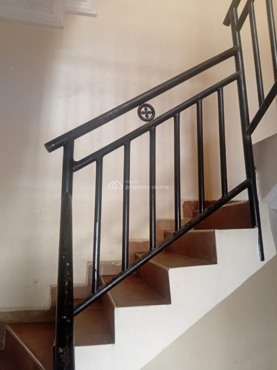 3 Bedroom Apartment  Upstairs, Chevron, Lekki, Lagos, Flat / Apartment for Rent