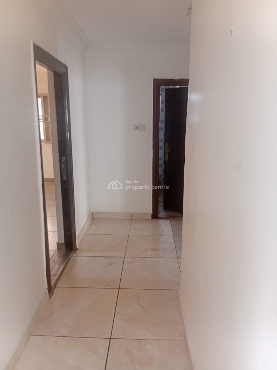 3 Bedroom Apartment  Upstairs, Chevron, Lekki, Lagos, Flat / Apartment for Rent