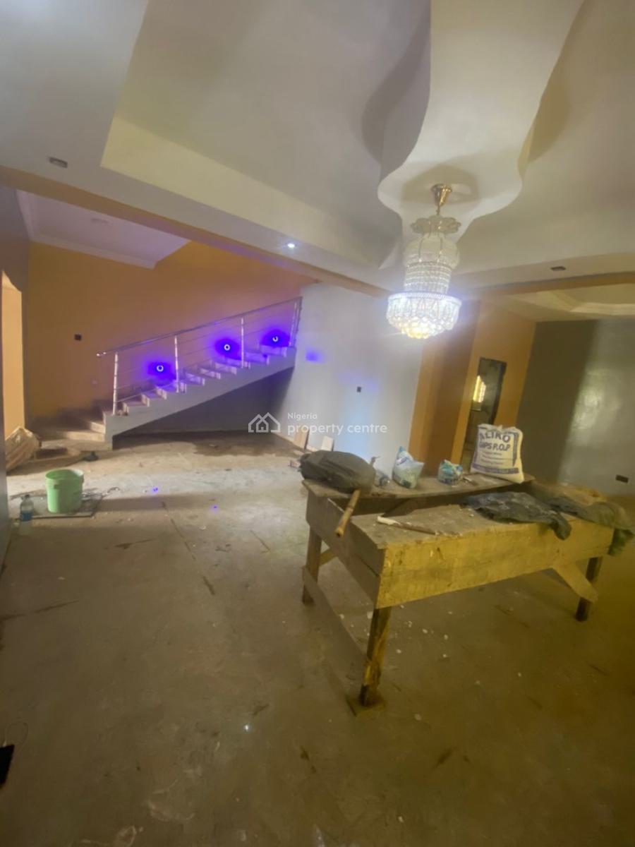 Neatly Used 4bedroom Semi Detached Duplex with Bq  in a Serviced Estat, Chevron Drive Lekki Lagos, Lekki Phase 1, Lekki, Lagos, Semi-detached Duplex for Sale