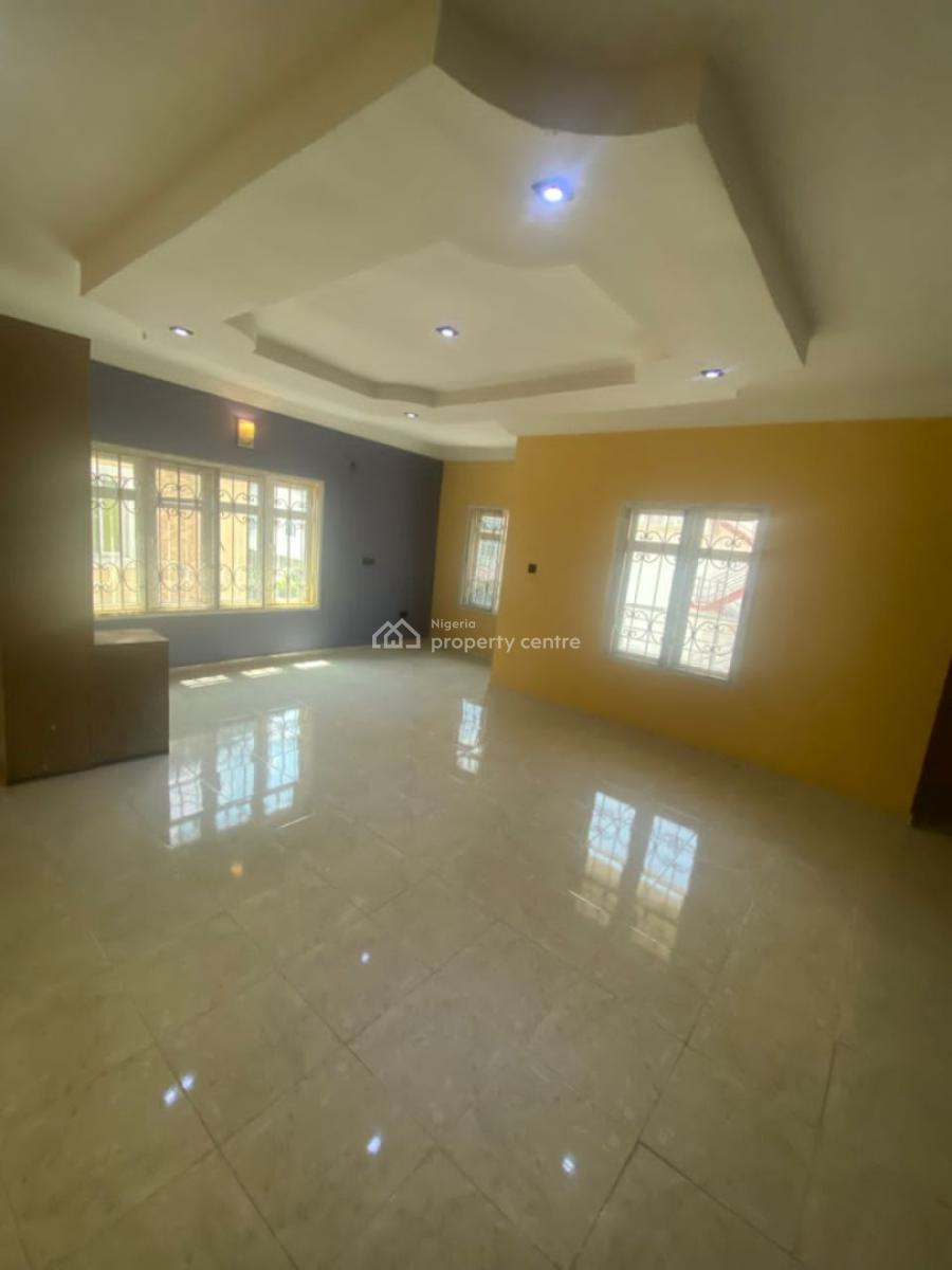 Neatly Used 4bedroom Semi Detached Duplex with Bq  in a Serviced Estat, Chevron Drive Lekki Lagos, Lekki Phase 1, Lekki, Lagos, Semi-detached Duplex for Sale