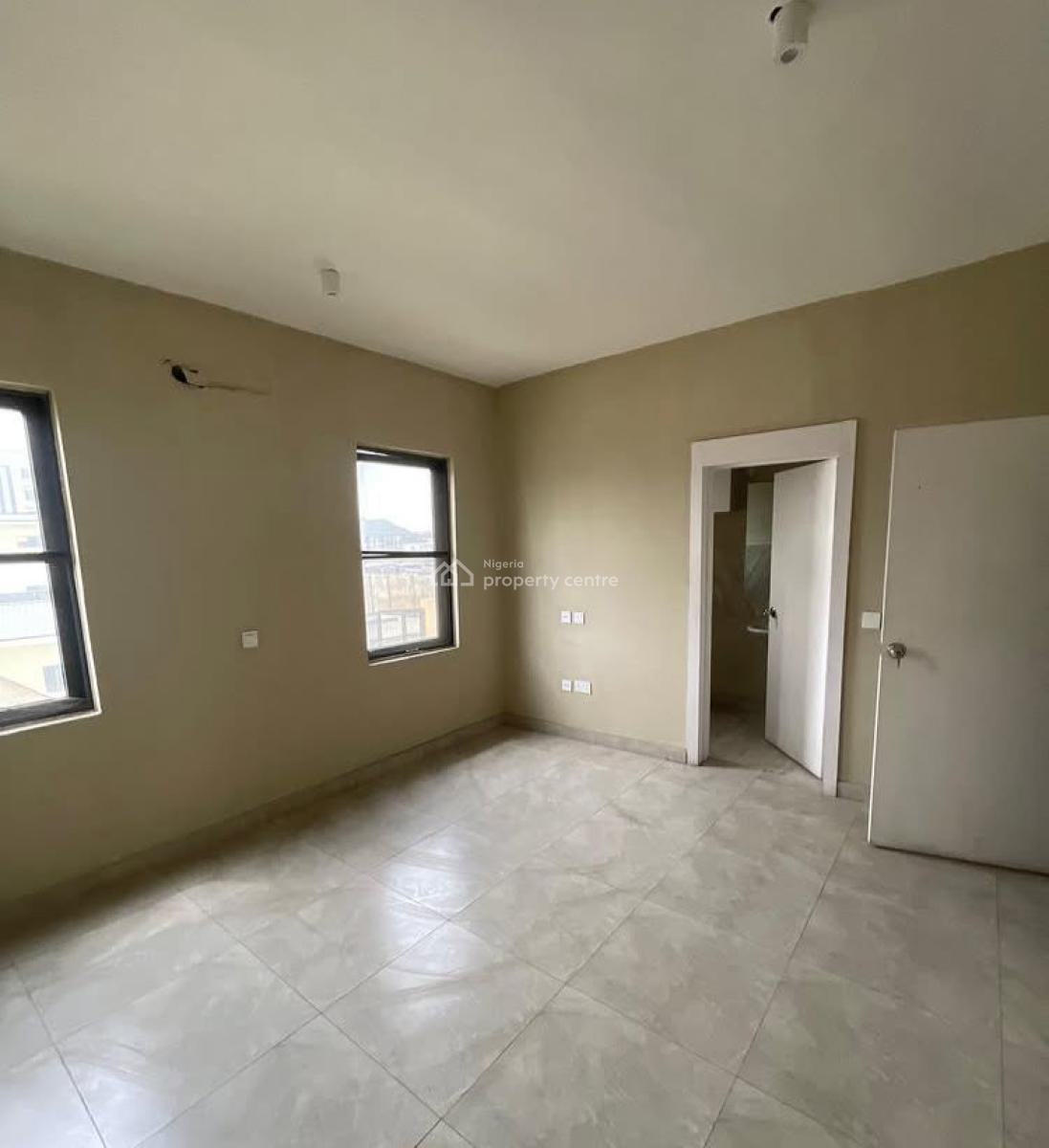 Spacious 2 Bedroom Apartment with Large Parking Space, Surulere, Lagos, Block of Flats for Sale