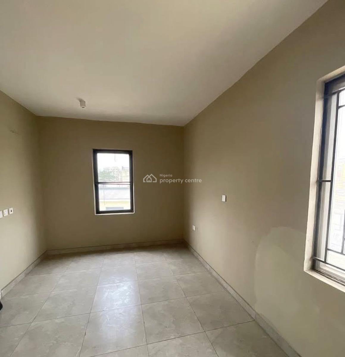 Spacious 2 Bedroom Apartment with Large Parking Space, Surulere, Lagos, Block of Flats for Sale