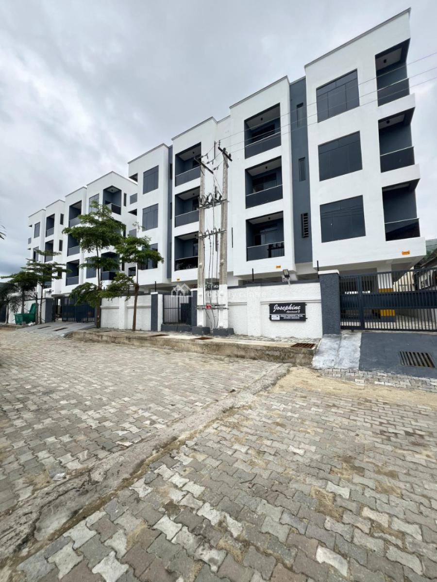 Newly Built 2 Bedroom Apartment with Pool &gym in a Serene Environment, Ologolo, Lekki, Lagos, Flat / Apartment for Sale