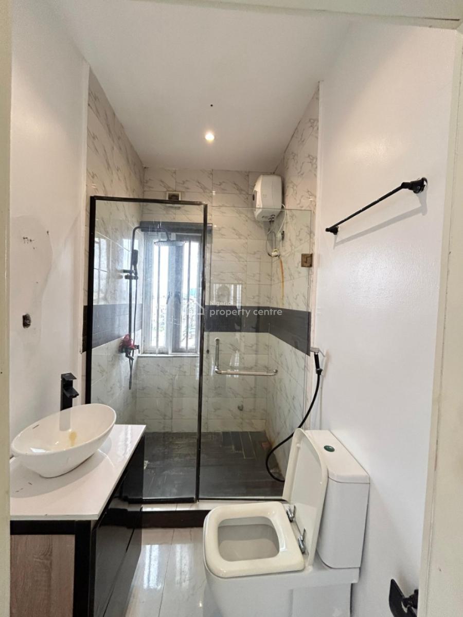 3 Bedroom Apartment with Bq, Lekki Phase 1, Lekki, Lagos, Flat / Apartment for Rent
