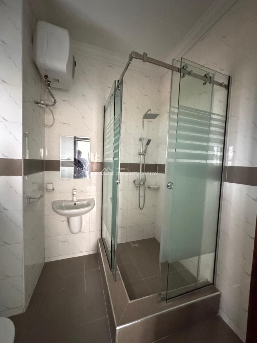 Brand New Listing   3bedroom Flat ( Ground Floor)  Freedom Way Lekki, Phase 1, Lekki, Lagos, Flat / Apartment for Rent