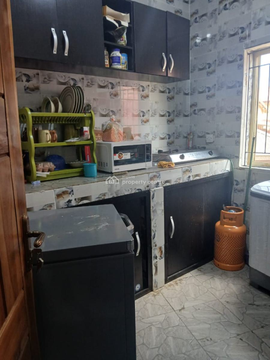 Cozy and Classic 2 Bedroom with Netflix, Wifi and 24/7 Light, Ikeja, Lagos, House Short Let