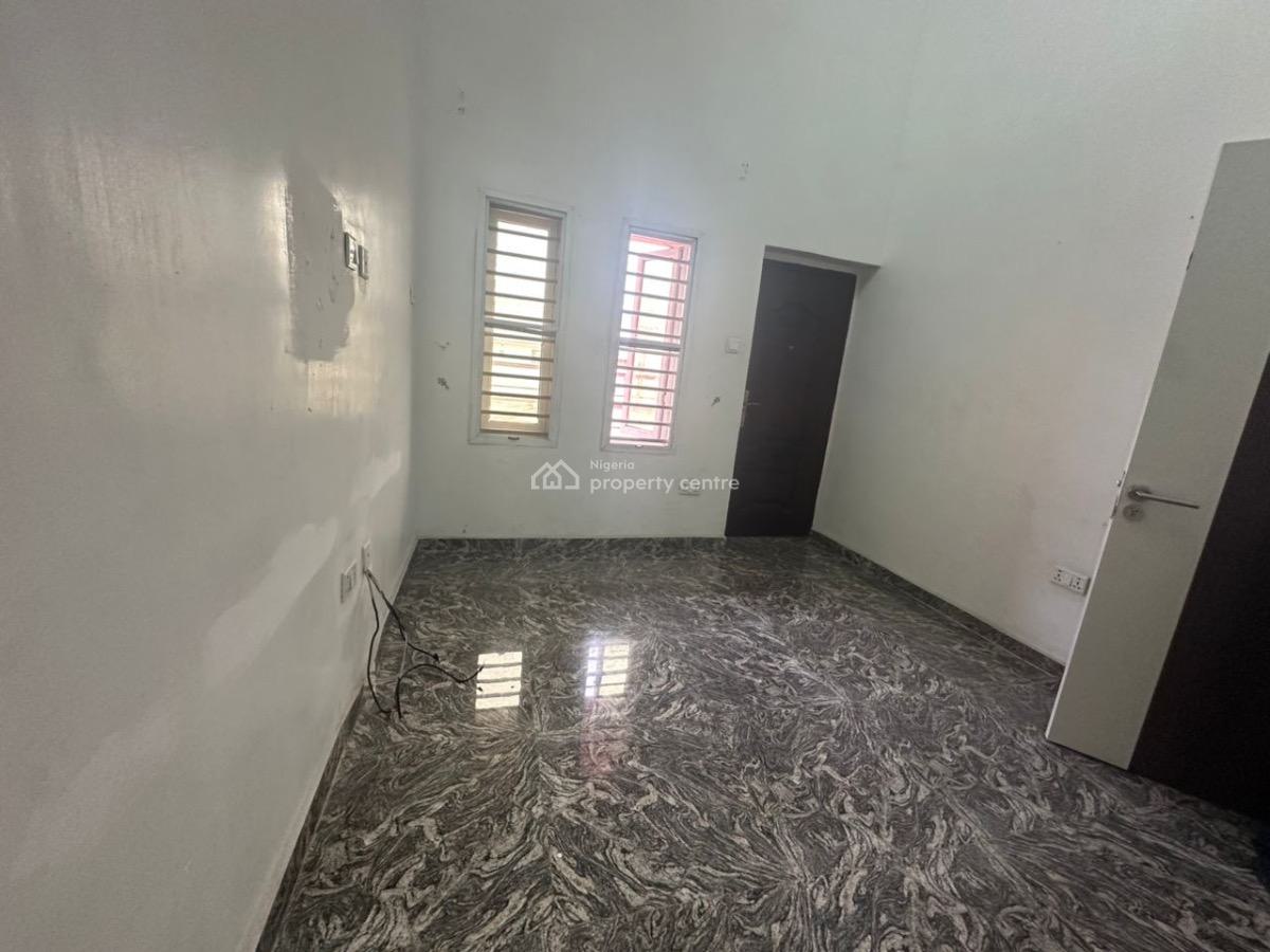 Spacious 3 Bedroom and Bq Terrace   Chisco, Chisco, Lekki, Lagos, Flat / Apartment for Rent