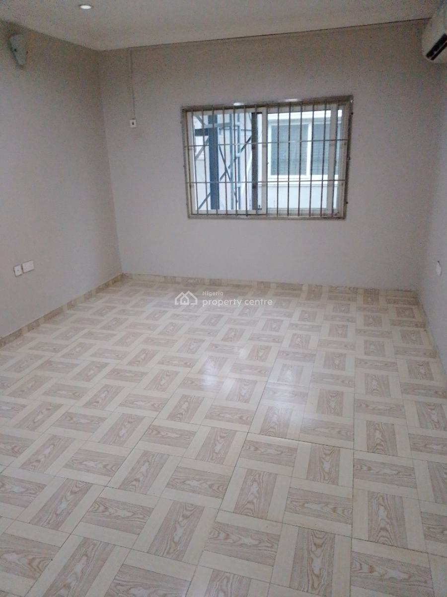 Clean and Standard Service 3 Bedroom Flat Upstairs with a Room Bq, Off 4 Point Hotel, Victoria Island (vi), Lagos, Flat / Apartment for Rent