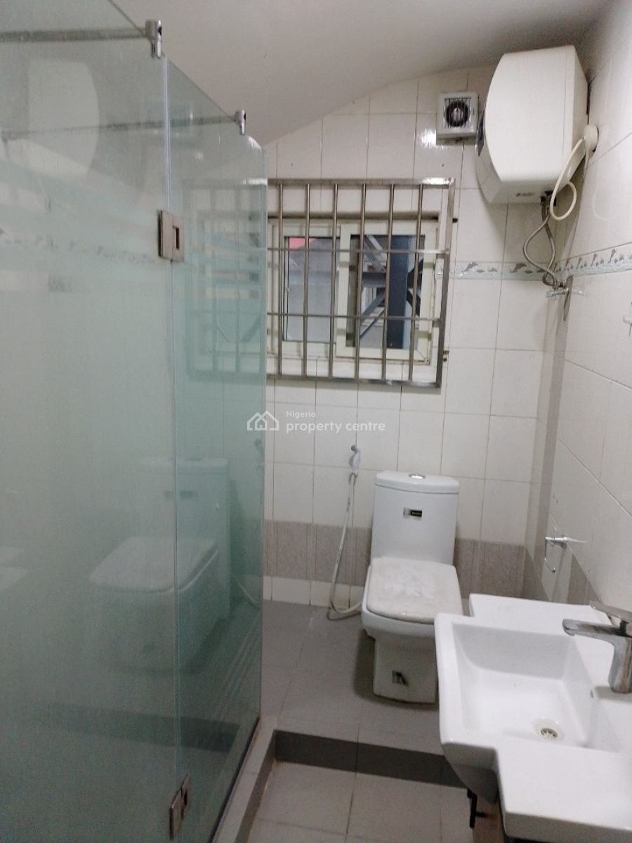 Clean and Standard Service 3 Bedroom Flat Upstairs with a Room Bq, Off 4 Point Hotel, Victoria Island (vi), Lagos, Flat / Apartment for Rent