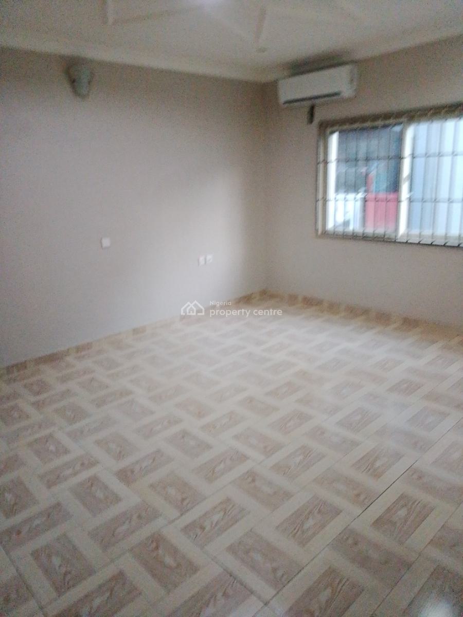 Clean and Standard Service 3 Bedroom Flat Upstairs with a Room Bq, Off 4 Point Hotel, Victoria Island (vi), Lagos, Flat / Apartment for Rent