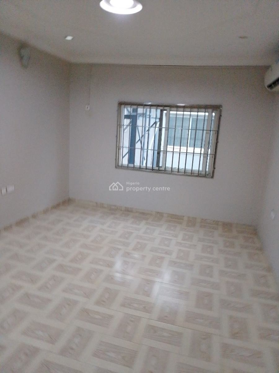 Clean and Standard Service 3 Bedroom Flat Upstairs with a Room Bq, Off 4 Point Hotel, Victoria Island (vi), Lagos, Flat / Apartment for Rent