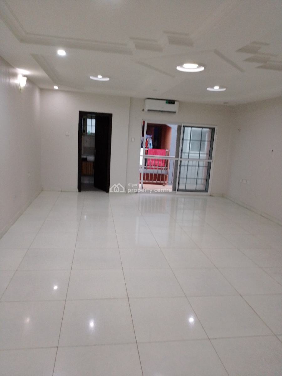 Clean and Standard Service 3 Bedroom Flat Upstairs with a Room Bq, Off 4 Point Hotel, Victoria Island (vi), Lagos, Flat / Apartment for Rent