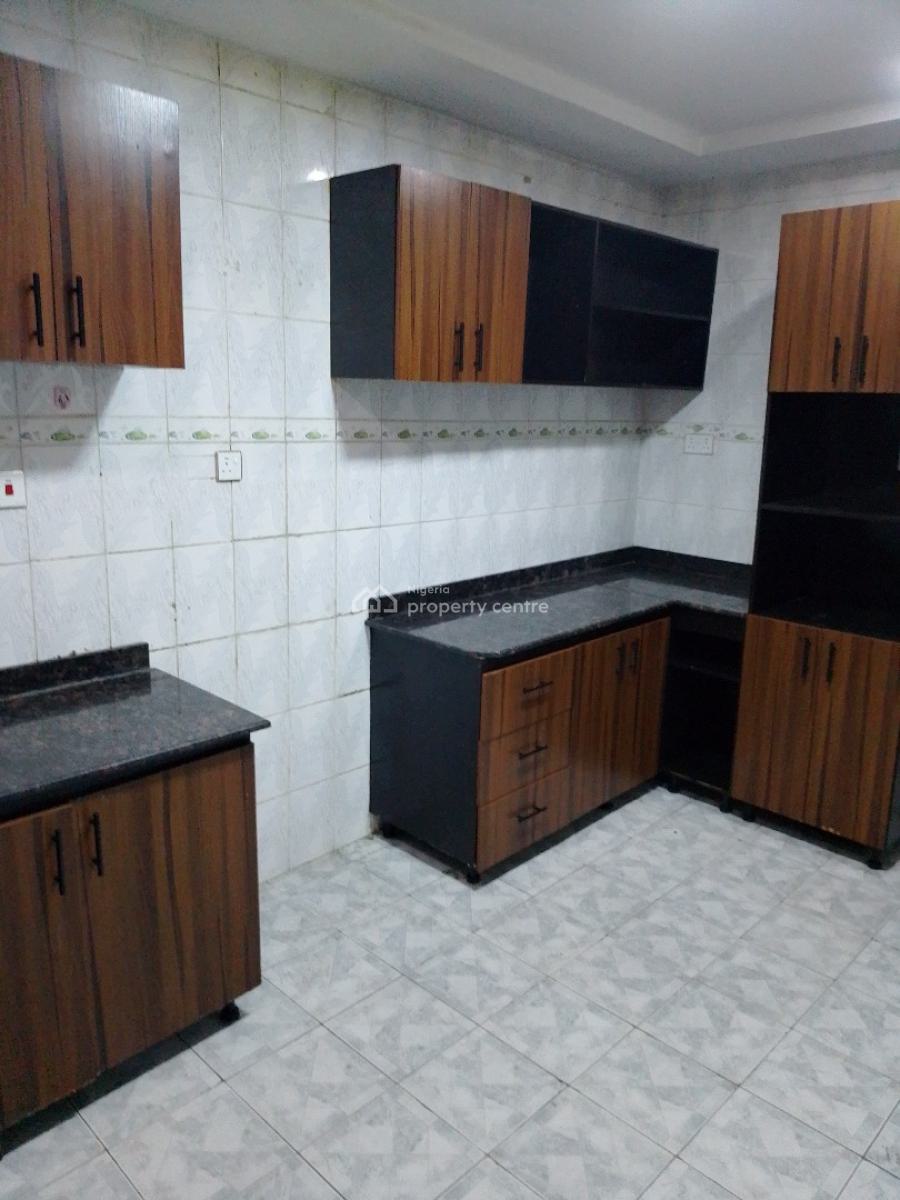 Clean and Standard Service 3 Bedroom Flat Upstairs with a Room Bq, Off 4 Point Hotel, Victoria Island (vi), Lagos, Flat / Apartment for Rent