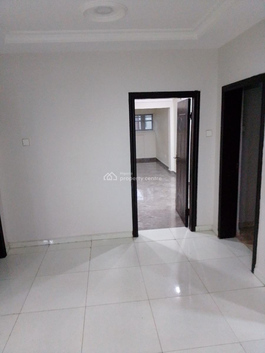 Clean and Standard Service 3 Bedroom Flat Upstairs with a Room Bq, Off 4 Point Hotel, Victoria Island (vi), Lagos, Flat / Apartment for Rent