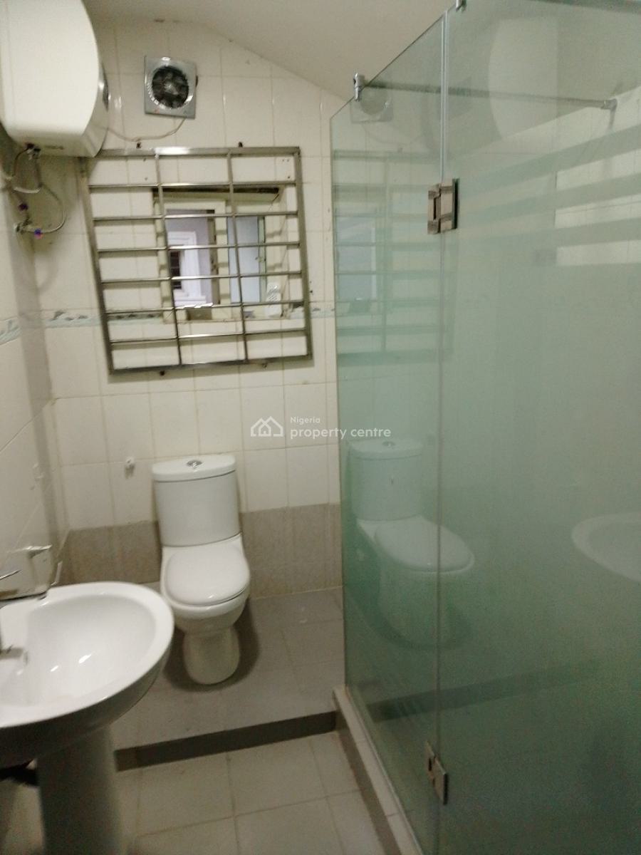 Clean and Standard Service 3 Bedroom Flat Upstairs with a Room Bq, Off 4 Point Hotel, Victoria Island (vi), Lagos, Flat / Apartment for Rent