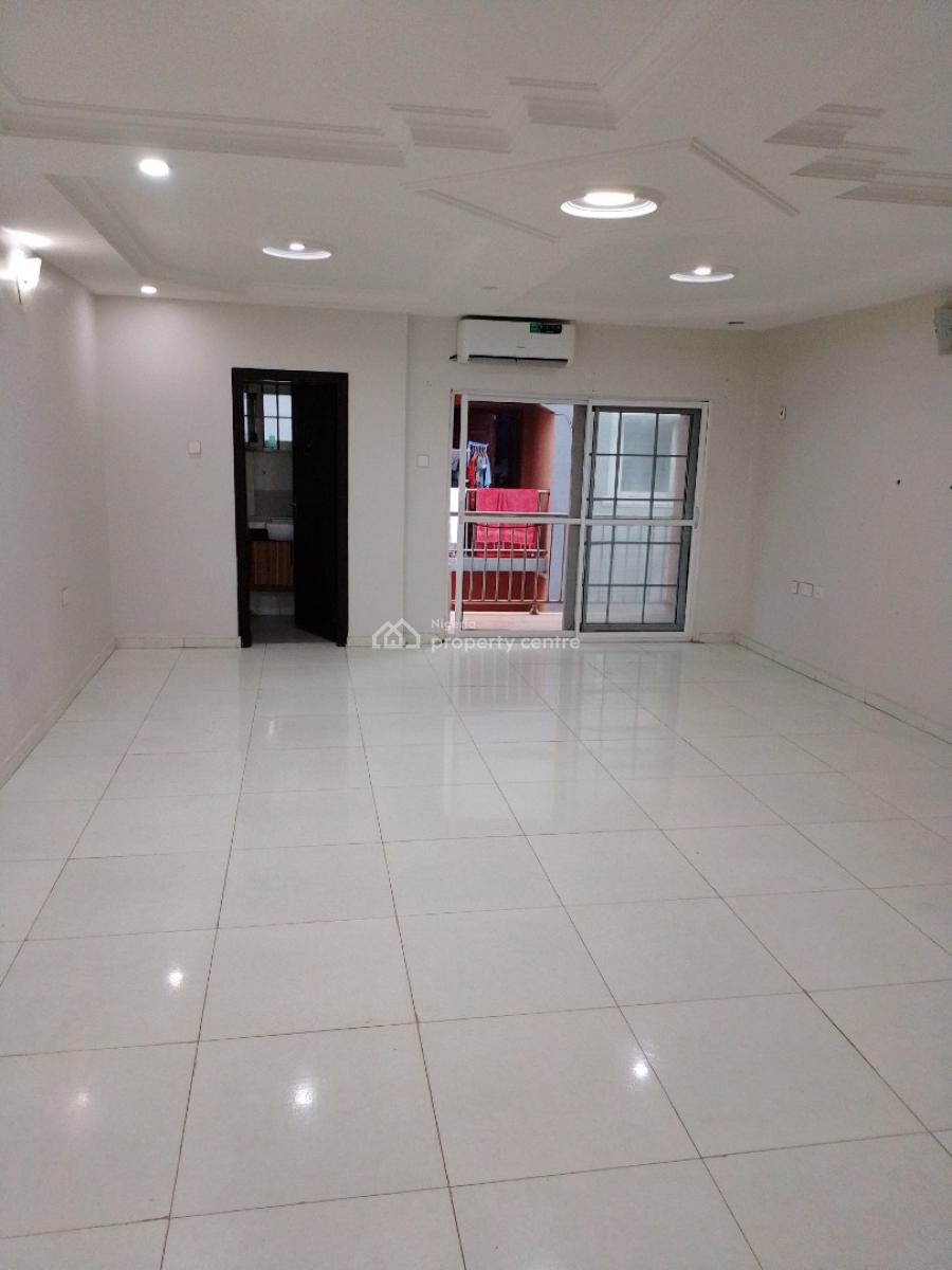 Clean and Standard Service 3 Bedroom Flat Upstairs with a Room Bq, Off 4 Point Hotel, Victoria Island (vi), Lagos, Flat / Apartment for Rent