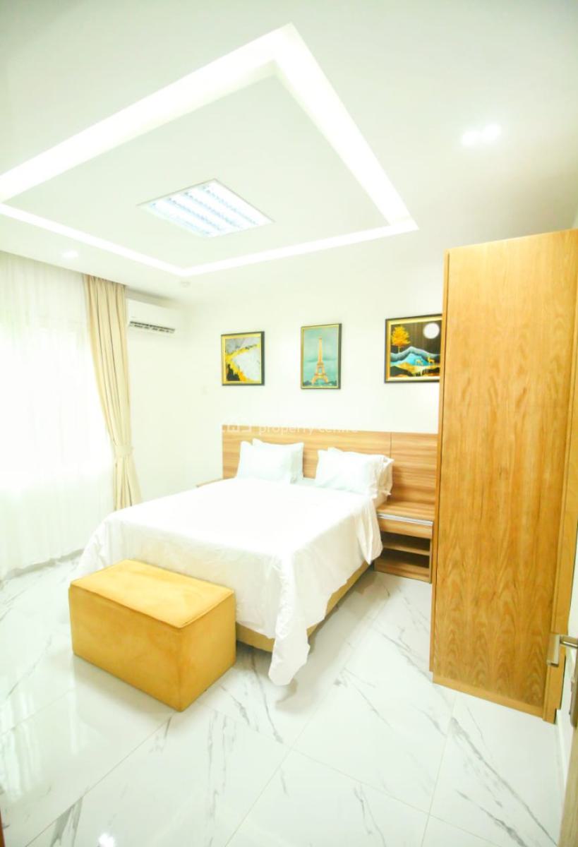 Luxury and Royal 3bedroom Apartment, Lekki Phase 1, Lekki, Lagos, Flat / Apartment Short Let