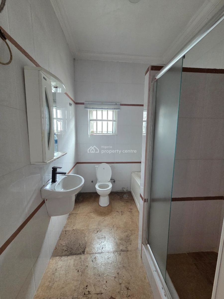 a Well Maintained  4 Bedroom  Semi-detached Duplex with a Room Bq, Lekki Phase 1, Lekki, Lagos, Semi-detached Duplex for Rent