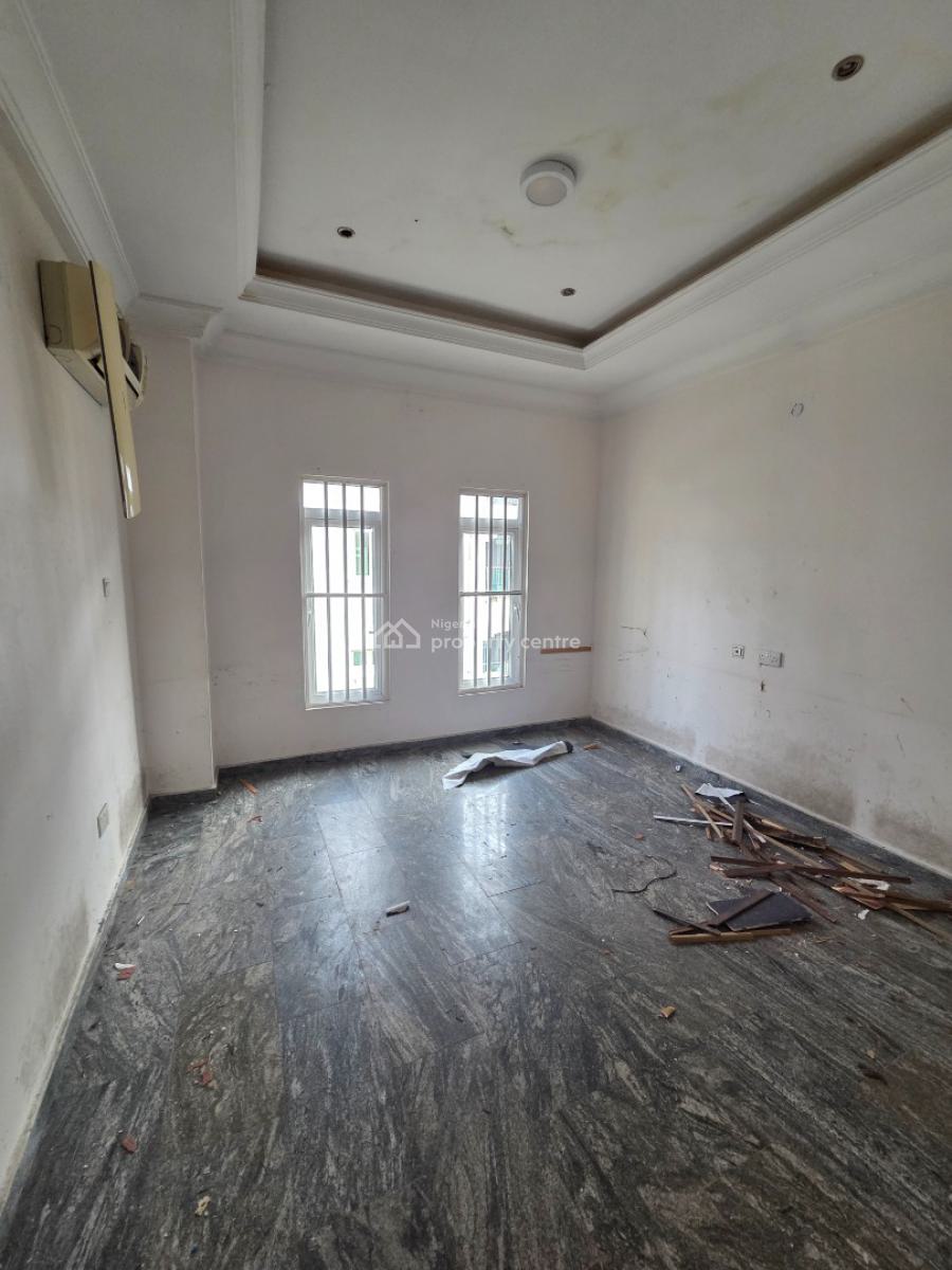 a Well Maintained  4 Bedroom  Semi-detached Duplex with a Room Bq, Lekki Phase 1, Lekki, Lagos, Semi-detached Duplex for Rent