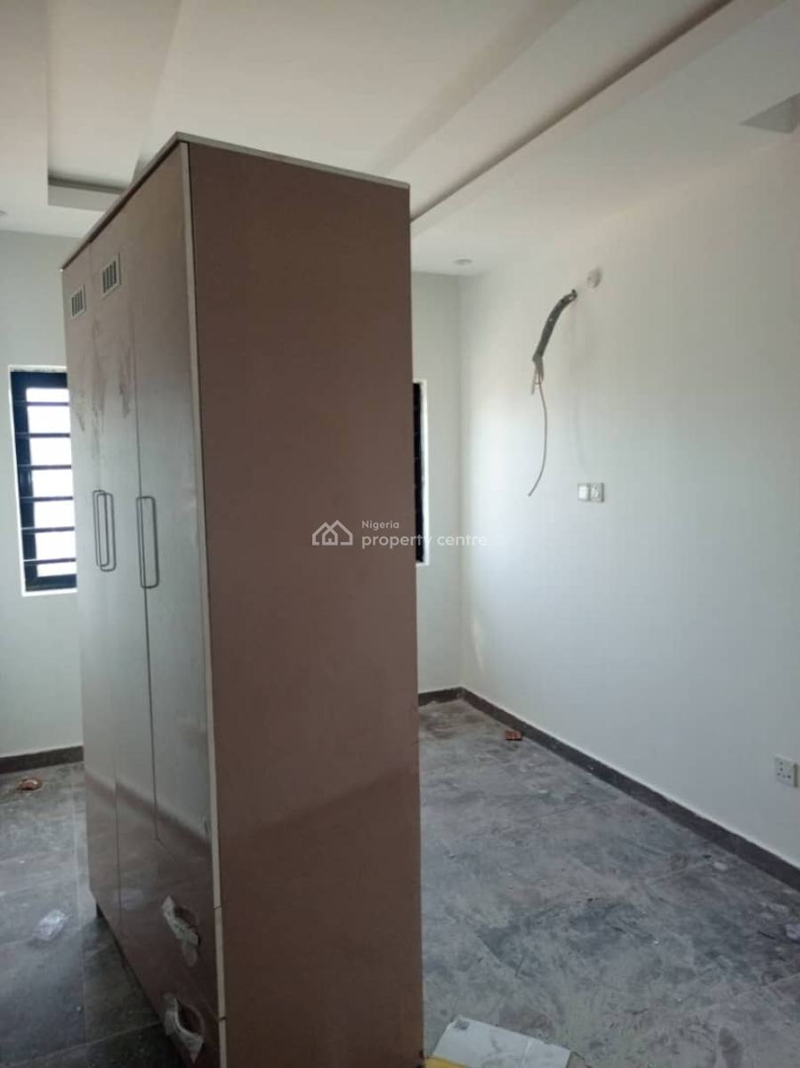 Sharp 2 Bedrooms Apartment, Ogombo Road Off Abraham Adesanya Off Mobil Road, Ajah, Lagos, Flat / Apartment for Rent