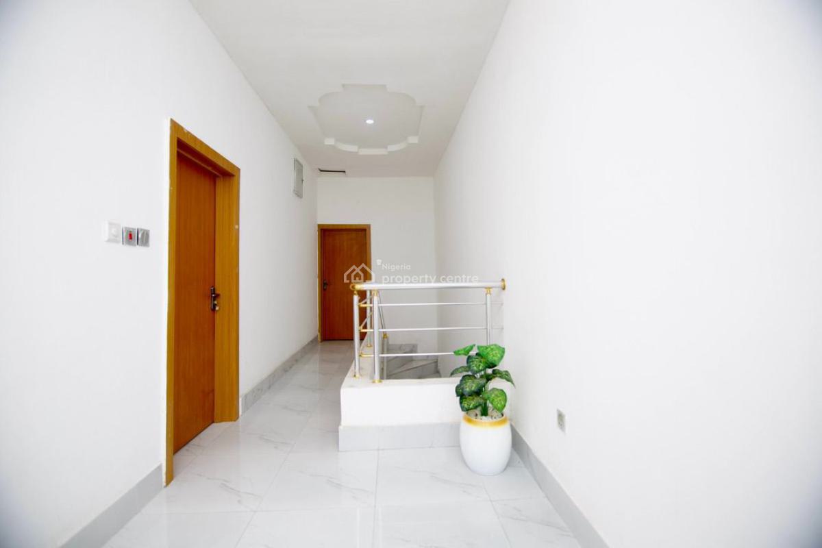 Clean Distress 4 Bedroom Semi-detached Duplex in Orchid, Orchid Before Roundabout, Lekki, Lagos, Semi-detached Duplex for Sale