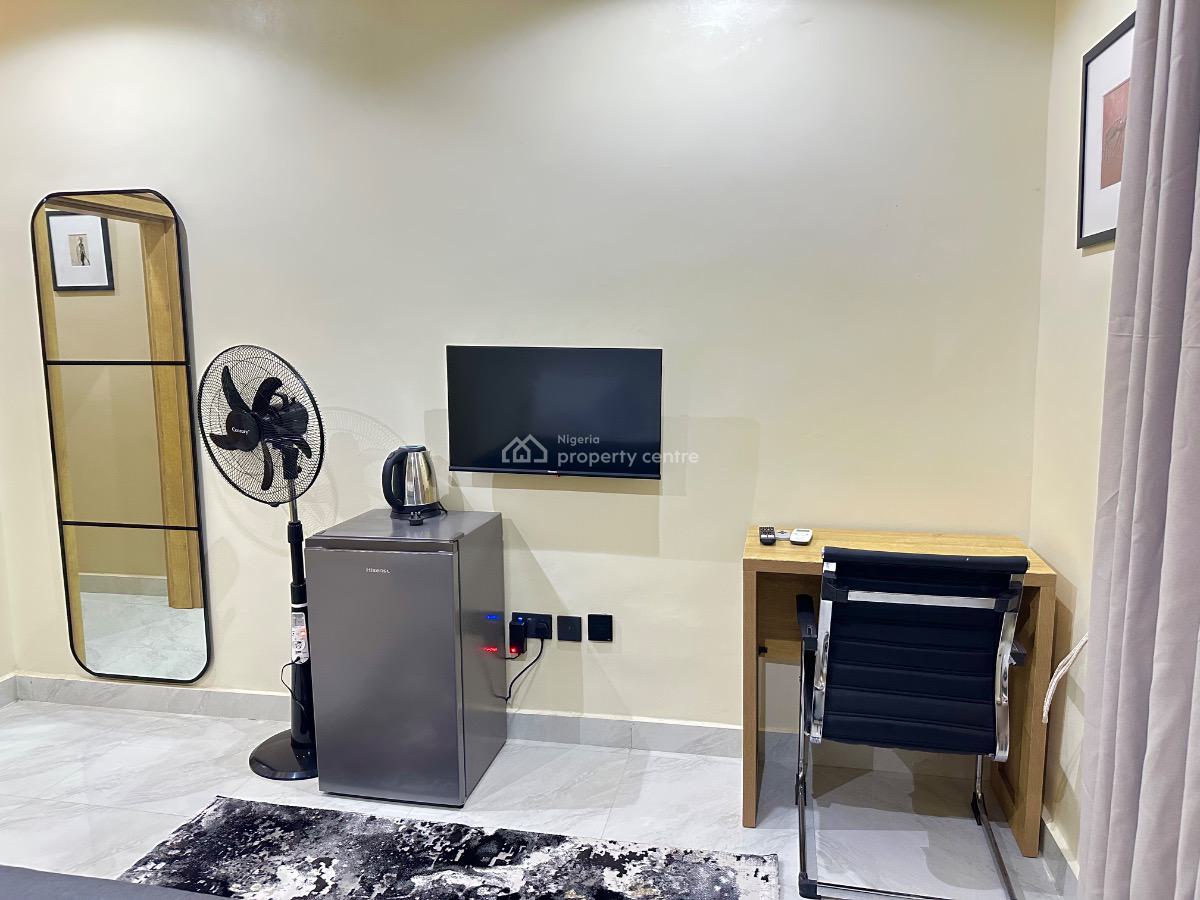 Studio Apartment with Kitchen Located in The Heart of Town, 3 Sorotona Close, Wuse 2, Abuja, Self Contain (single Rooms) Short Let