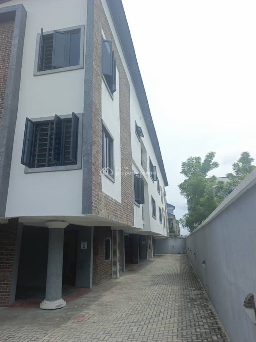 4bedroom Terrace at Lekki Right Close to Mega Chicken Lekki Lagos, Lekki Right Close to Mega Chicken Lekki Right Lagos State, Lekki Phase 1, Lekki, Lagos, Terraced Duplex for Rent