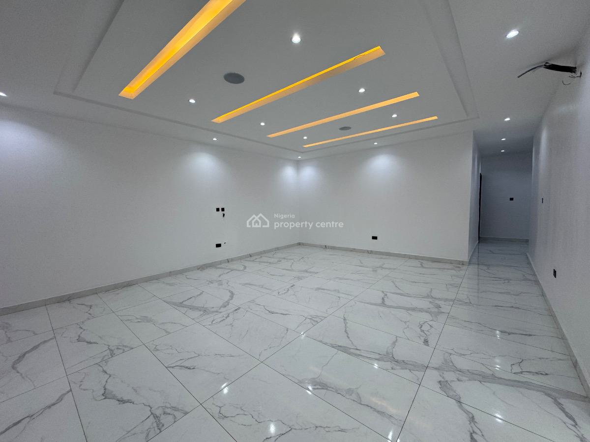 Spacious 2/3bedroom Apartment, Lekki Phase 1, Lekki, Lagos, Flat / Apartment for Sale