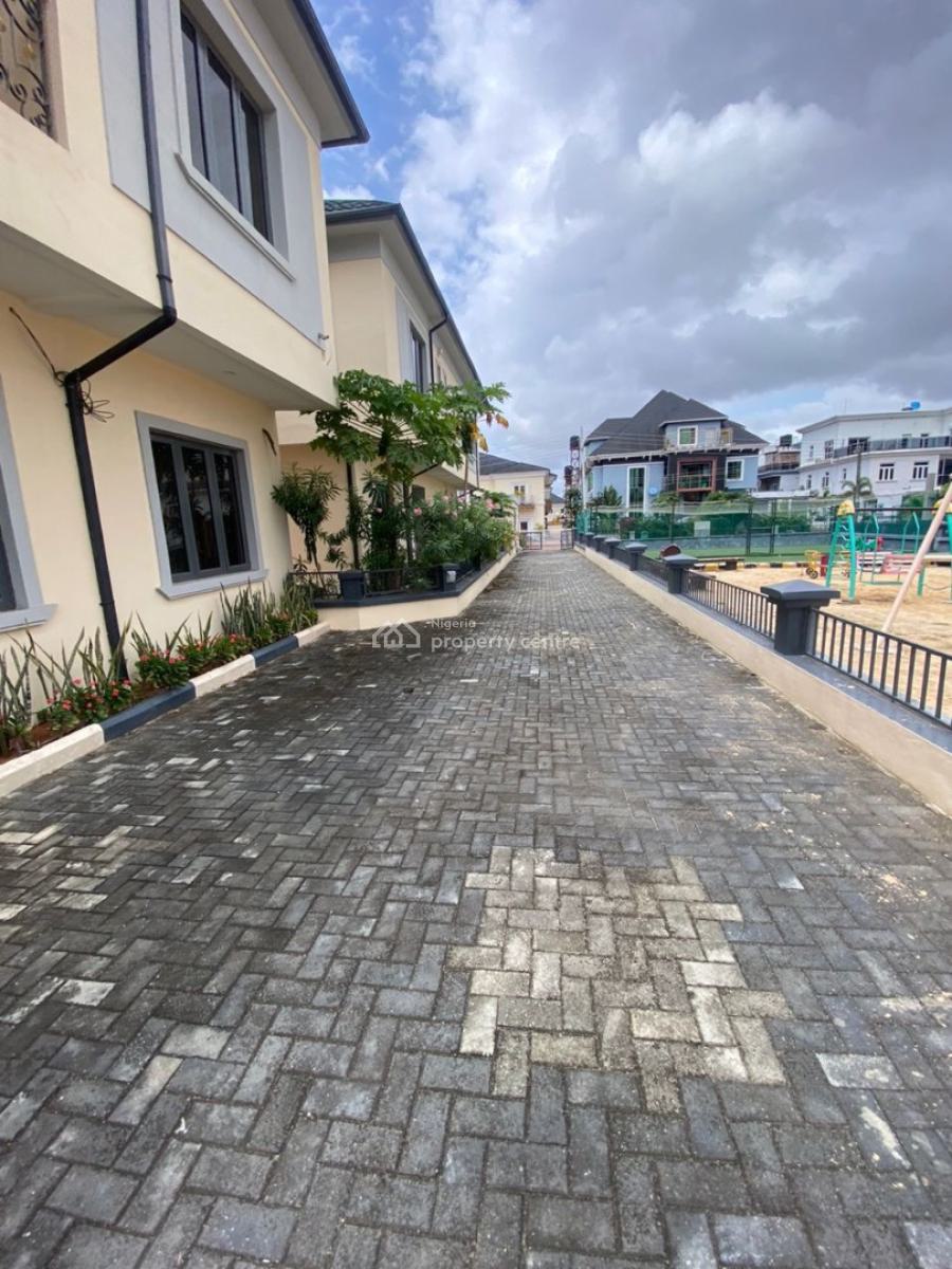 Well Maintained 5 Bedroom Fully Detached House with 2 Room Bq, Victoria Park, Osapa, Lekki, Lagos, Detached Duplex for Rent
